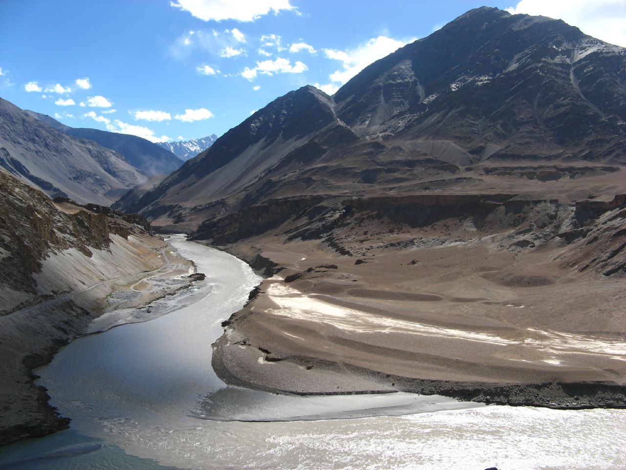 Entre l'Inde et le Pakistan, une première guerre de l'eau? - Pieuvre.ca1280 x 960